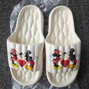 #26 In WHITE or BLACK❤️Disney Mickey/Minnie Mouse Slides NWT